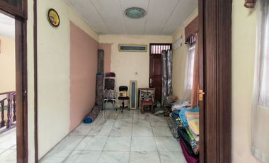 Rumah 9 Kamar Tidur Hadap Utara 9 Menit ke Lippo Mall Puri J-46206