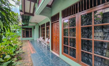 Rumah 9 Kamar Tidur Hadap Utara 9 Menit ke Lippo Mall Puri J-46206