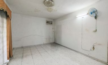 Rumah 9 Kamar Tidur Hadap Utara 9 Menit ke Lippo Mall Puri J-46206