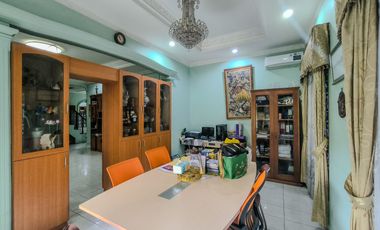 Rumah 9 Kamar Tidur Hadap Utara 9 Menit ke Lippo Mall Puri J-46206