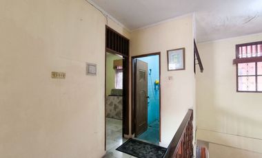 Rumah 9 Kamar Tidur Hadap Utara 9 Menit ke Lippo Mall Puri J-46206