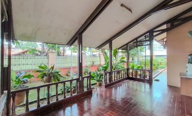 Rumah 9 Kamar Tidur Hadap Utara 9 Menit ke Lippo Mall Puri J-46206