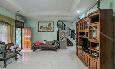Rumah 9 Kamar Tidur Hadap Utara 9 Menit ke Lippo Mall Puri J-46206