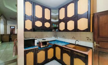 Rumah 9 Kamar Tidur Hadap Utara 9 Menit ke Lippo Mall Puri J-46206