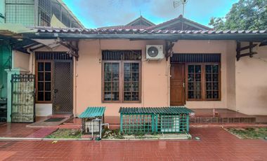 Rumah 9 Kamar Tidur Hadap Utara 9 Menit ke Lippo Mall Puri J-46206