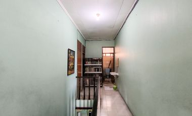 Rumah 9 Kamar Tidur Hadap Utara 9 Menit ke Lippo Mall Puri J-46206