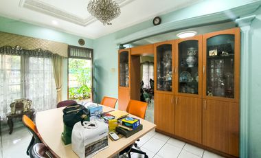 Rumah 9 Kamar Tidur Hadap Utara 9 Menit ke Lippo Mall Puri J-46206