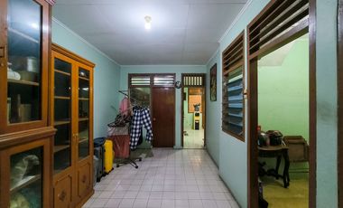 Rumah 9 Kamar Tidur Hadap Utara 9 Menit ke Lippo Mall Puri J-46206