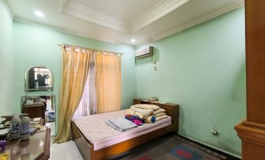 Rumah 9 Kamar Tidur Hadap Utara 9 Menit ke Lippo Mall Puri J-46206
