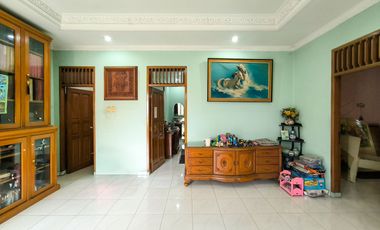 Rumah 9 Kamar Tidur Hadap Utara 9 Menit ke Lippo Mall Puri J-46206