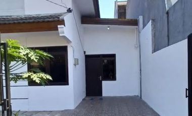 Disewakan Rumah Dengan 3 kamar Tidur di Babatan Pilang Surabaya