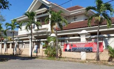 DIJUAL Rumah dan workshop halaman luas perusahaan trosoi utama citra harmoni, Gubeng SBY