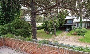 ESTUPENDO CHALET ESTILO CLASICO PINAMARENSE . CHALET EN VENTA.
