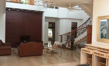 Disewakan rumah mewah & premium di dharmahusada indah timur surabaya