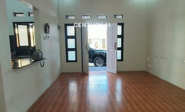 Rumah Cantik Minimalis 2 Lantai Semi Furnished Dekat Pintu Tol