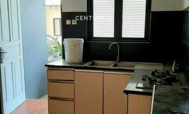 Rumah Cantik Minimalis 2 Lantai Semi Furnished Dekat Pintu Tol