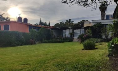 Amplia Casa de Una Planta con Espacios Verdes en La Pradera, Cuernavaca, Morelos