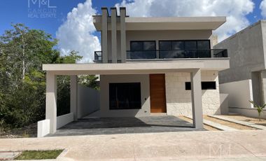 Casa en Venta en Cancún, Lagos del Sol 4 Recámaras, Supermanzana 305