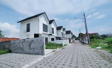 Rumah 2 Lantai Full Furniture Siap Huni