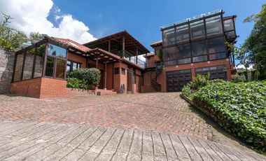 casa en venta en la calera. Cod V9011