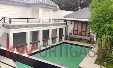 Luxury House with Pool for Sale in Multinational Village, Parañaque City