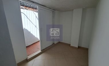 COD. 5898 - SE ARRIENDA LOCAL - BARRIO: CENTRO