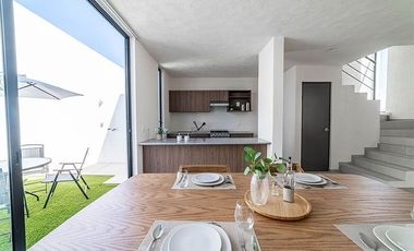 CASA EN VENTA  EN SÓLUM RESIDENCIAL