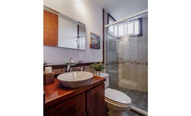 VENTA DE CASA EN ALTO DEL ESCOBERO  ENVIGADO, ANTIOQUIA