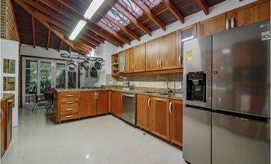 VENTA DE CASA EN ALTO DEL ESCOBERO  ENVIGADO, ANTIOQUIA