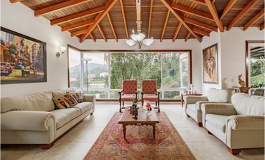 VENTA DE CASA EN ALTO DEL ESCOBERO  ENVIGADO, ANTIOQUIA