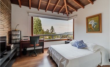 VENTA DE CASA EN ALTO DEL ESCOBERO  ENVIGADO, ANTIOQUIA