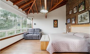 VENTA DE CASA EN ALTO DEL ESCOBERO  ENVIGADO, ANTIOQUIA