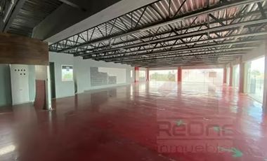 RENTA de LOCALES y OFICINAS Comerciales en Plaza Comercial en Escobedo N.L.
