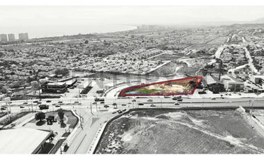 Vendo terreno con uso comercial en La Cantera