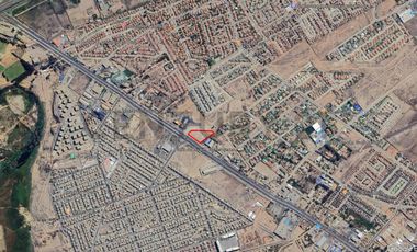 Vendo terreno con uso comercial en La Cantera