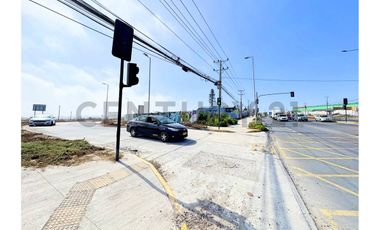 Vendo terreno con uso comercial en La Cantera