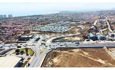 Vendo terreno con uso comercial en La Cantera