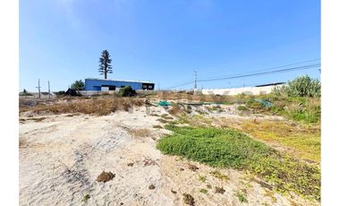 Vendo terreno con uso comercial en La Cantera