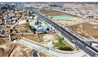 Vendo terreno con uso comercial en La Cantera