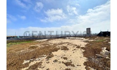 Vendo terreno con uso comercial en La Cantera