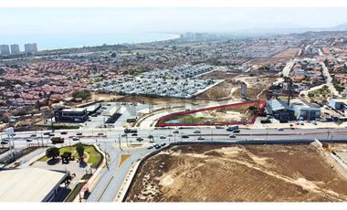 Vendo terreno con uso comercial en La Cantera