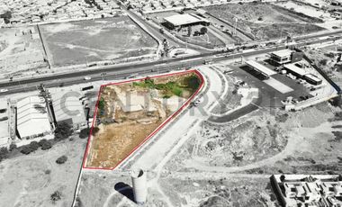 Vendo terreno con uso comercial en La Cantera