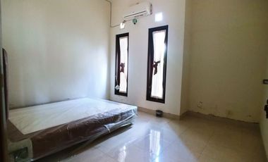 Disewakan rumah semi furnished di jalan godean