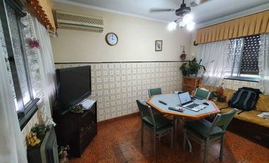 Casa PH en venta en Lanus Este