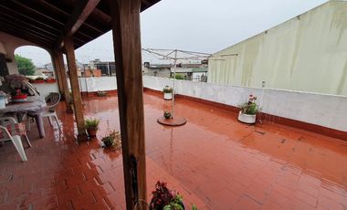 Casa PH en venta en Lanus Este
