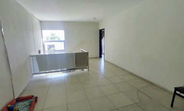 Casa en venta 4 Recámaras una en P.B. Fraccionamiento Palmas, Medellín de Bravo
