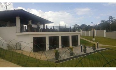 VENDO  CASA LB EN LA CHORRERA COSTA VERDE PUERTO MADERO 4R