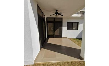 VENDO  CASA LB EN LA CHORRERA COSTA VERDE PUERTO MADERO 4R