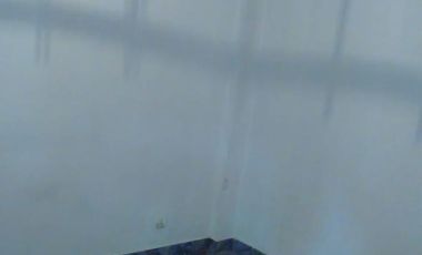 EXCELENTE CASA 3 AMBIENTES AMPLIOS, MAS DEPTO 2 AMB. APTO 2 FAMILIAS, ENTRADA DE AUTO PASANTE, GARAGE, PATIO CON LAVADERO Y PARRILLA FONDO LIBRE, TERR