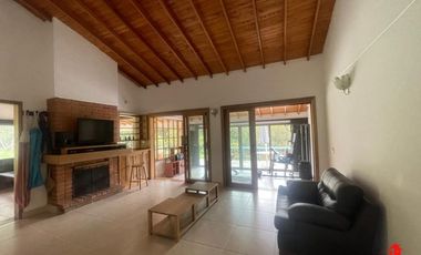 casa en arriendo/venta en los salados. Cod A6334
